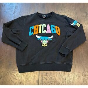 Men's Chicago Bulls Pro Standard Black Washed Neon sweatshirt‎